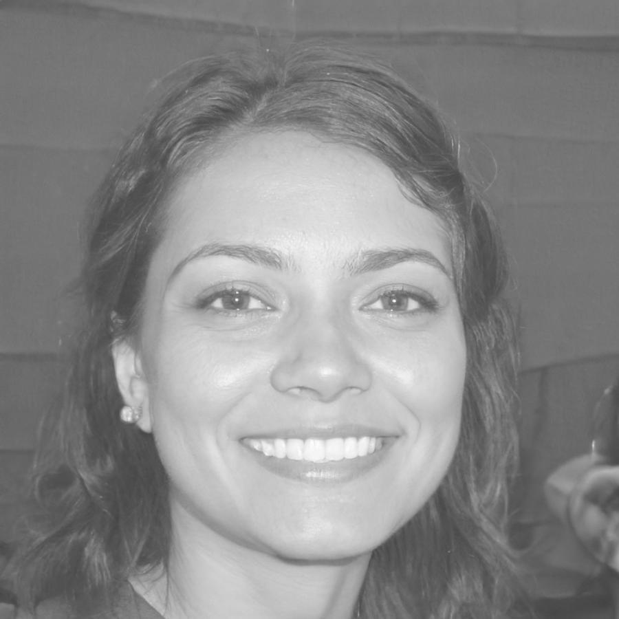 Professional headshot of successful journalism graduate
